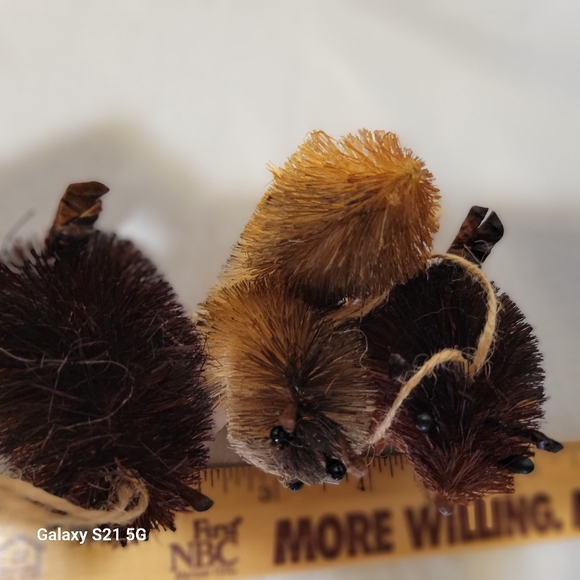 3 Christmas Ornaments Woodland Bottle Brush 2 Beavers 1 Squirrel - Picture 2 of 4